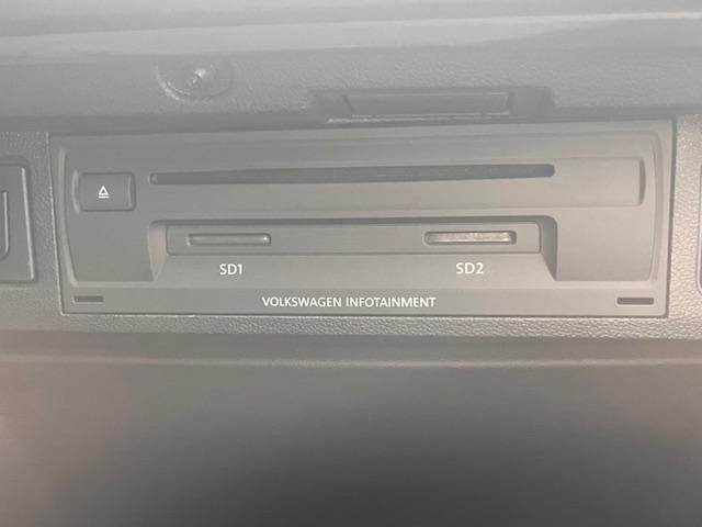 ポロ ＴＳＩコンフォートライン　認定中古車　禁煙車　ワンオーナー　スマートキー　ＡＰＰコネクト　ブルートゥース　ＬＥＤライト　ＵＳＢポート　純正ナビ　バックカメラ　ＥＴＣ　ＴＶチューナー　レーンキープアシスト　前後パーキングセンサー（22枚目）