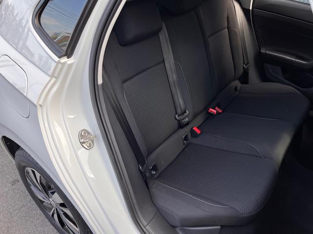 ポロ ＴＳＩコンフォートライン　認定中古車　禁煙車　ワンオーナー　スマートキー　ＡＰＰコネクト　ブルートゥース　ＬＥＤライト　ＵＳＢポート　純正ナビ　バックカメラ　ＥＴＣ　ＴＶチューナー　レーンキープアシスト　前後パーキングセンサー（27枚目）