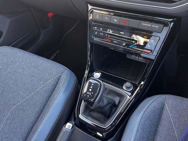 Ｔ－クロス ＴＳＩ　スタイル　認定中古車　新車保証継承　禁煙車　ワンオーナーＬＥＤライト　　バックカメラ　ＥＴＣ　衝突被害軽減ブレーキ　アダプティブクルーズコントロール　後方死角検知　前後パーキングセンサー（17枚目）