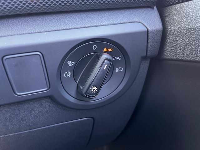 Ｔ－クロス ＴＳＩ　スタイル　認定中古車　新車保証継承　禁煙車　ワンオーナーＬＥＤライト　　バックカメラ　ＥＴＣ　衝突被害軽減ブレーキ　アダプティブクルーズコントロール　後方死角検知　前後パーキングセンサー（20枚目）