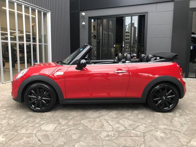 クーパーSコンバーチブル 正規認定中古車 黒本革シート(13枚目)