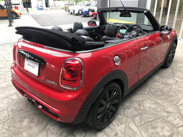 クーパーSコンバーチブル 正規認定中古車 黒本革シート(14枚目)