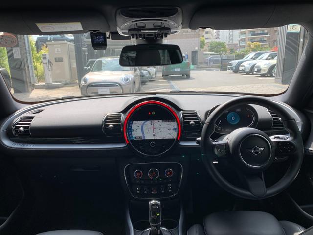 ＭＩＮＩ クーパーＤ　クラブマン　ブリック・レーンエディション　認定中古車　特別仕様専用ルーフカラー・１８インチＡＷ・ボンネットストライプ　タッチ式ＨＤＤナビ　ＬＥＤヘッドライト　バックカメラ　シートヒーター　ＡＣＣ　ＳＯＳコール　Ｄモード　Ｄアシスト（2枚目）
