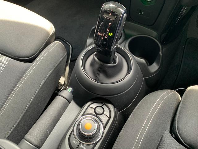 ＭＩＮＩ クーパーＳ　５ドア　認定中古車　ワンオーナー　タッチ式ＨＤＤナビ　ＬＥＤヘッドライト　バックカメラ　ＡＣＣ　ＳＯＳコール　Ｄモード　Ｄアシスト　１７インチＡＷ（19枚目）