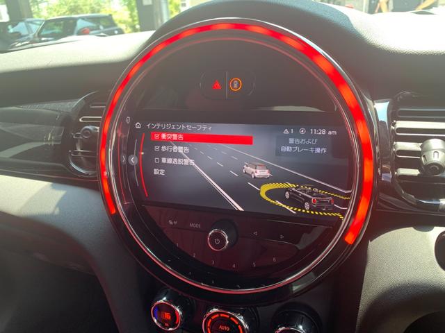 ＭＩＮＩ クーパーＳ　コンバーチブル　クラシック・トリム　認定中古車　アップルカープレイ　ＣＡＢＡＮＡシートカバー　シートヒーター　ＬＥＤヘッドライト　バックカメラ　ＳＯＳコール　１７インチＡＷ（11枚目）
