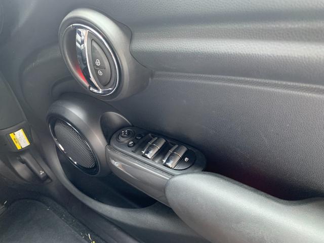 ＭＩＮＩ クーパーＤ　５ドア　認定中古車　ワンオーナー　タッチ式ＨＤＤナビ　ＬＥＤヘッドライト　バックカメラ　地デジ（フルセグ）　ＣＡＢＡＮＡシートカバー　ＳＯＳコール　１５インチＡＷ（17枚目）