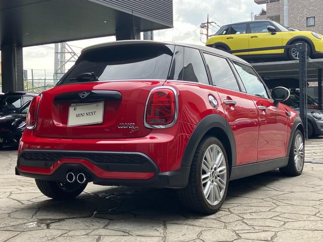 ＭＩＮＩ クーパーＳＤ　クラシック・トリム　５ドア　認定中古車　タッチ式ＨＤＤナビ　ＬＥＤヘッドライト　バックカメラ　ミュージックサーバー機能　ブルートゥース接続　ＡＣＣ　ＳＯＳコール　ボンネットストライプ　ＥＴＣ２．０　１７インチＡＷ（33枚目）