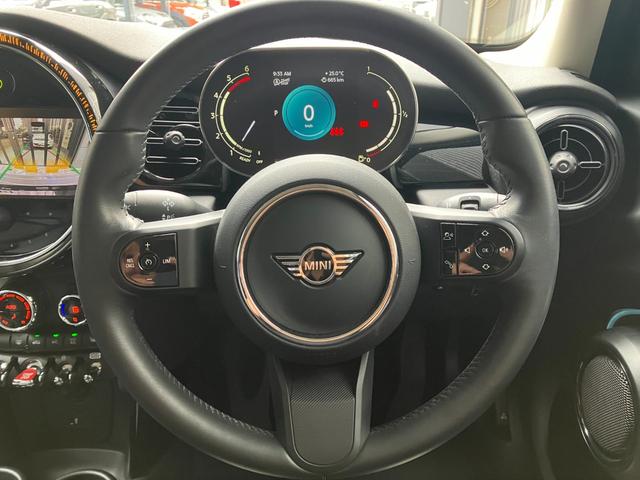 ＭＩＮＩ クーパーＳＤ　クラシック・トリム　５ドア　認定中古車　アップルカープレイ　レザーシート（シートヒーター付）　ＬＥＤヘッドライト　バックカメラ　ＳＯＳコール　ピアノブラック・エクステリア　ＥＴＣ２．０　１７インチＡＷ（3枚目）