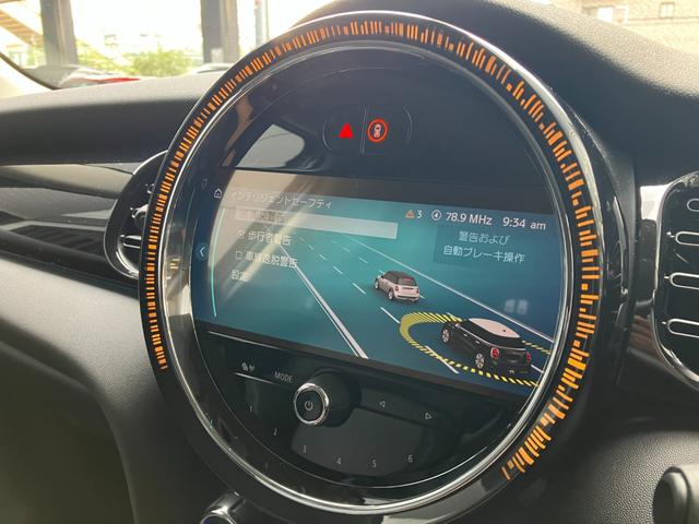 ＭＩＮＩ クーパーＳＤ　クラシック・トリム　５ドア　認定中古車　アップルカープレイ　レザーシート（シートヒーター付）　ＬＥＤヘッドライト　バックカメラ　ＳＯＳコール　ピアノブラック・エクステリア　ＥＴＣ２．０　１７インチＡＷ（9枚目）