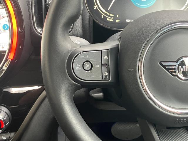 ＭＩＮＩ クーパーＳＤ　クロスオーバー　オール４　認定中古車　ワンオーナー　タッチ式ＨＤＤナビ　ＬＥＤヘッドライト　バックカメラ　シートヒーター　ミュージックサーバー機能　ブルートゥース接続　ＡＣＣ　ＳＯＳコール　ＥＴＣ２．０　１８インチＡＷ（4枚目）