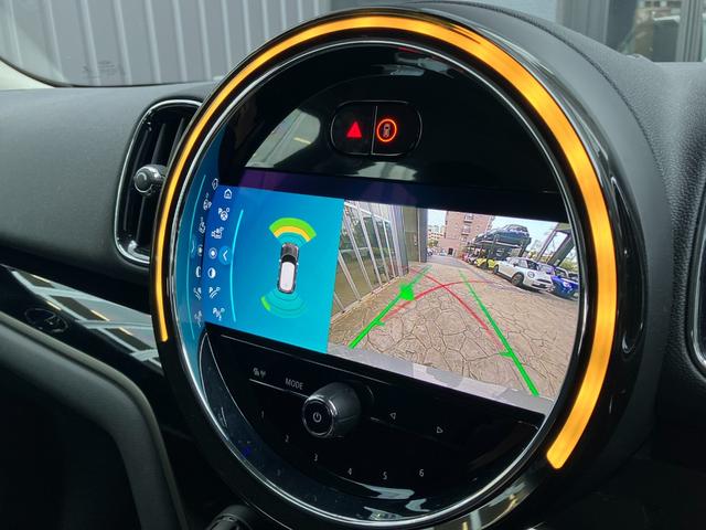 ＭＩＮＩ クーパーＳＤ　クロスオーバー　オール４　認定中古車　ワンオーナー　タッチ式ＨＤＤナビ　ＬＥＤヘッドライト　バックカメラ　シートヒーター　ミュージックサーバー機能　ブルートゥース接続　ＡＣＣ　ＳＯＳコール　ＥＴＣ２．０　１８インチＡＷ（11枚目）
