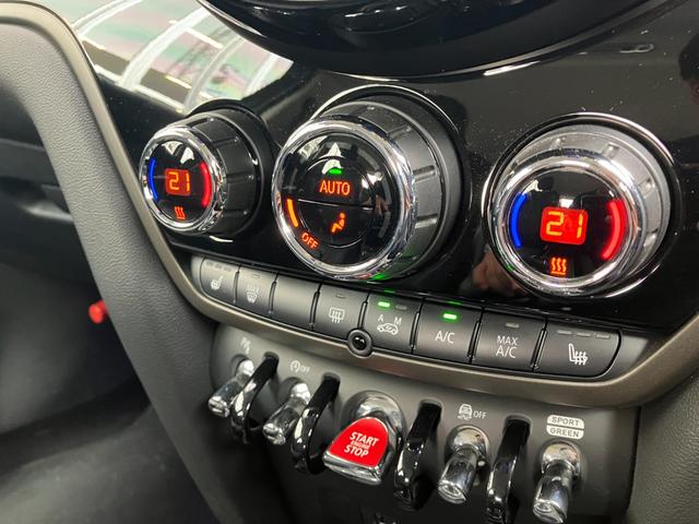 ＭＩＮＩ クーパーＳＤ　クロスオーバー　オール４　認定中古車　ワンオーナー　タッチ式ＨＤＤナビ　ＬＥＤヘッドライト　バックカメラ　シートヒーター　ミュージックサーバー機能　ブルートゥース接続　ＡＣＣ　ＳＯＳコール　ＥＴＣ２．０　１８インチＡＷ（14枚目）