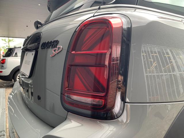 ＭＩＮＩ クーパーＳＤ　クロスオーバー　オール４　認定中古車　ワンオーナー　タッチ式ＨＤＤナビ　ＬＥＤヘッドライト　バックカメラ　シートヒーター　ミュージックサーバー機能　ブルートゥース接続　ＡＣＣ　ＳＯＳコール　ＥＴＣ２．０　１８インチＡＷ（23枚目）