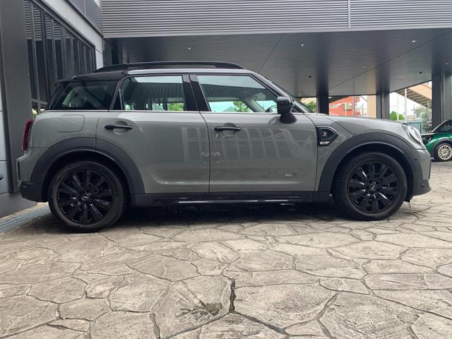 ＭＩＮＩ クーパーＳＤ　クロスオーバー　オール４　認定中古車　ワンオーナー　タッチ式ＨＤＤナビ　ＬＥＤヘッドライト　バックカメラ　シートヒーター　ミュージックサーバー機能　ブルートゥース接続　ＡＣＣ　ＳＯＳコール　ＥＴＣ２．０　１８インチＡＷ（28枚目）