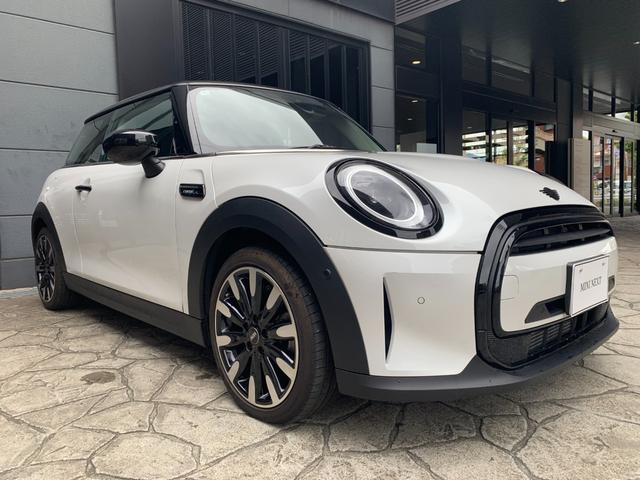 ＭＩＮＩ クーパー　カムデン・エディション　３ドア　認定中古車　アップルカープレイ　ＬＥＤヘッドライト　バックカメラ　ピアノブラック・エクステリア　シートヒーター　ＡＣＣ　ＳＯＳコール　ブルートゥース接続　専用サイドスカットル　１７インチＡＷ（38枚目）