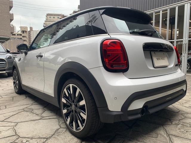 ＭＩＮＩ クーパー　カムデン・エディション　３ドア　認定中古車　アップルカープレイ　ＬＥＤヘッドライト　バックカメラ　ピアノブラック・エクステリア　シートヒーター　ＡＣＣ　ＳＯＳコール　ブルートゥース接続　専用サイドスカットル　１７インチＡＷ（42枚目）