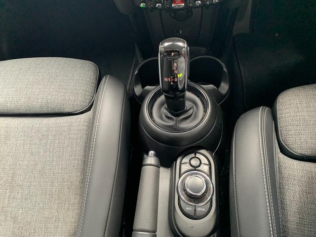 ＭＩＮＩ クーパーＳＤ　クラシック・トリム　５ドア　認定中古車　タッチ式ＨＤＤナビ　ＬＥＤヘッドライト　バックカメラ　クロスレザーシート　ミュージックサーバー機能　ブルートゥース接続　ＳＯＳコール　ＥＴＣ２．０　１７インチＡＷ（15枚目）