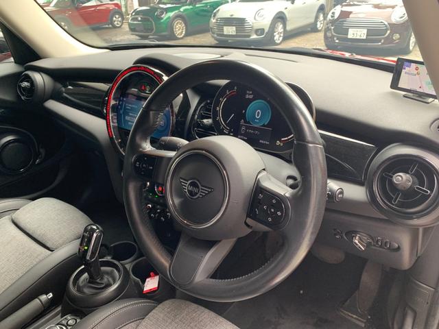 ＭＩＮＩ クーパーＳＤ　クラシック・トリム　５ドア　認定中古車　タッチ式ＨＤＤナビ　ＬＥＤヘッドライト　バックカメラ　クロスレザーシート　ミュージックサーバー機能　ブルートゥース接続　ＳＯＳコール　ＥＴＣ２．０　１７インチＡＷ（22枚目）