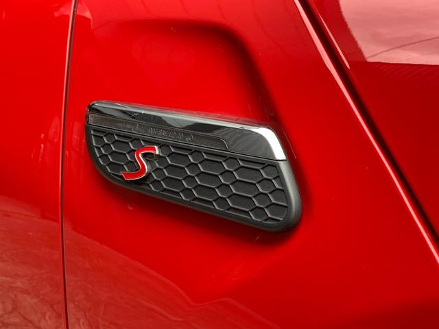 ＭＩＮＩ クーパーＳＤ　クラシック・トリム　５ドア　認定中古車　タッチ式ＨＤＤナビ　ＬＥＤヘッドライト　バックカメラ　クロスレザーシート　ミュージックサーバー機能　ブルートゥース接続　ＳＯＳコール　ＥＴＣ２．０　１７インチＡＷ（33枚目）