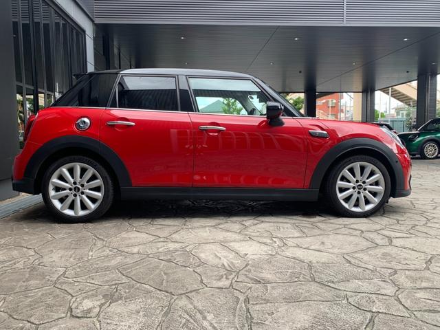 ＭＩＮＩ クーパーＳＤ　クラシック・トリム　５ドア　認定中古車　タッチ式ＨＤＤナビ　ＬＥＤヘッドライト　バックカメラ　クロスレザーシート　ミュージックサーバー機能　ブルートゥース接続　ＳＯＳコール　ＥＴＣ２．０　１７インチＡＷ（37枚目）