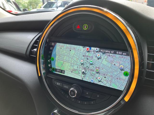 MINI クーパーD 5ドア 認定中古車 ワンオーナー タッチ式HDDナビ LEDヘッドライト バックカメラ ミュージックサーバー機能 ブルートゥース接続 SOSコール シートヒーター ボンネットストライプ 15インチAW(10枚目)