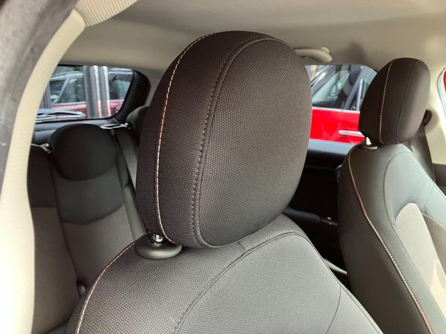 MINI クーパーD 5ドア 認定中古車 ワンオーナー タッチ式HDDナビ LEDヘッドライト バックカメラ ミュージックサーバー機能 ブルートゥース接続 SOSコール シートヒーター ボンネットストライプ 15インチAW(20枚目)