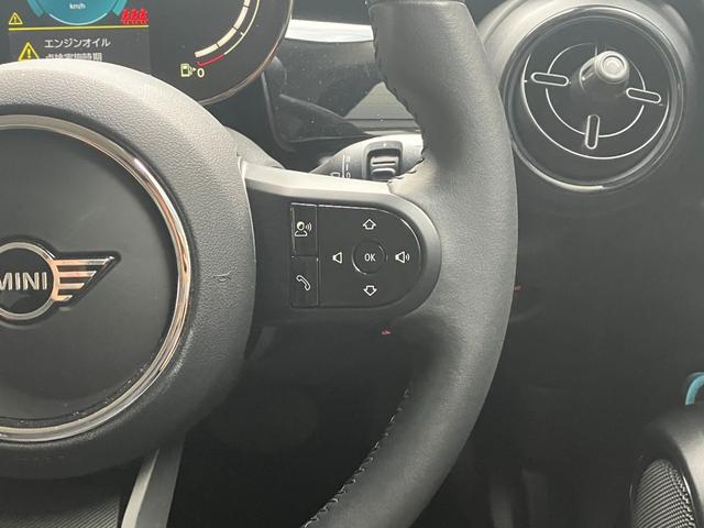 ＭＩＮＩ クーパーＳ　エッセンシャル・トリム　５ドア　認定中古車　ワンオーナー　アップルカープレイ（ワイヤレス充電付）　ヘッドアップディスプレイ　クロスレザーシート　シートヒーター　ブルートゥース接続　ＳＯＳコール　ＥＴＣ２．０　１７インチＡＷ（5枚目）