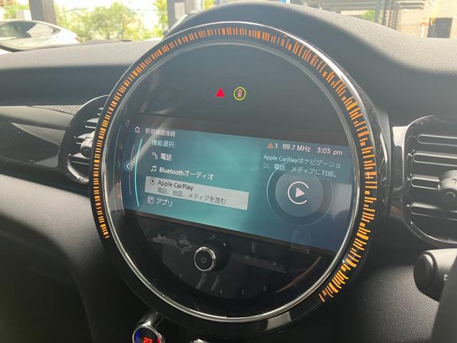 ＭＩＮＩ クーパーＳ　エッセンシャル・トリム　５ドア　認定中古車　ワンオーナー　アップルカープレイ（ワイヤレス充電付）　ヘッドアップディスプレイ　クロスレザーシート　シートヒーター　ブルートゥース接続　ＳＯＳコール　ＥＴＣ２．０　１７インチＡＷ（12枚目）