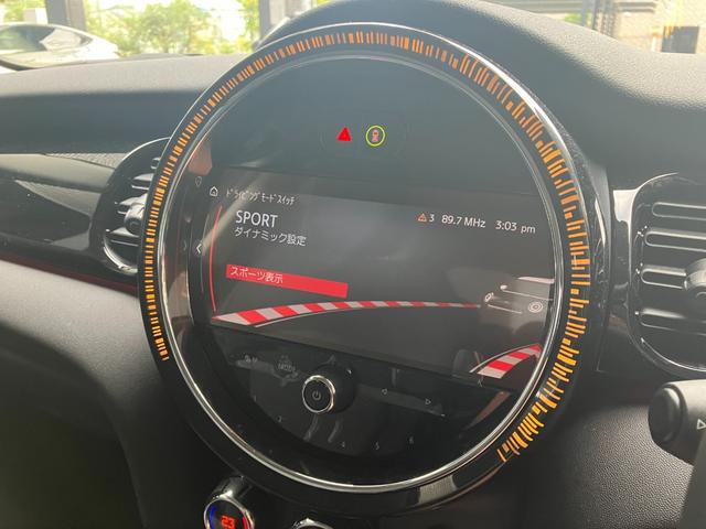 ＭＩＮＩ クーパーＳ　エッセンシャル・トリム　５ドア　認定中古車　ワンオーナー　アップルカープレイ（ワイヤレス充電付）　ヘッドアップディスプレイ　クロスレザーシート　シートヒーター　ブルートゥース接続　ＳＯＳコール　ＥＴＣ２．０　１７インチＡＷ（13枚目）