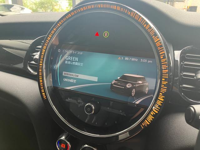 ＭＩＮＩ クーパーＳ　エッセンシャル・トリム　５ドア　認定中古車　ワンオーナー　アップルカープレイ（ワイヤレス充電付）　ヘッドアップディスプレイ　クロスレザーシート　シートヒーター　ブルートゥース接続　ＳＯＳコール　ＥＴＣ２．０　１７インチＡＷ（15枚目）