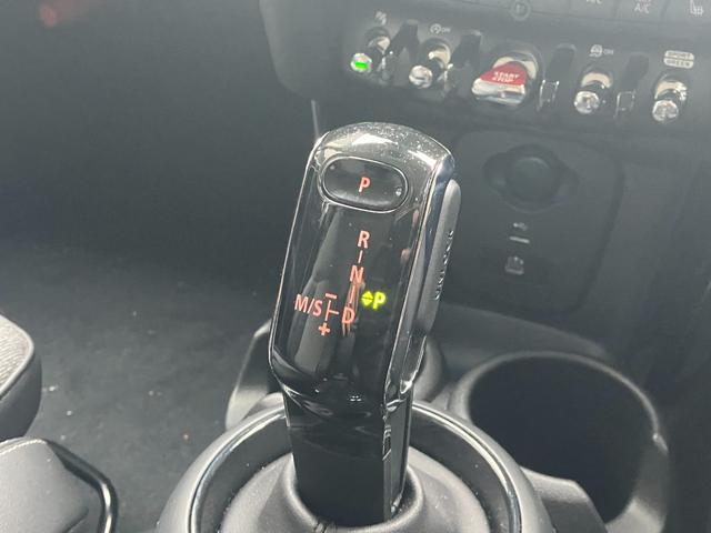 ＭＩＮＩ クーパーＳ　エッセンシャル・トリム　５ドア　認定中古車　ワンオーナー　アップルカープレイ（ワイヤレス充電付）　ヘッドアップディスプレイ　クロスレザーシート　シートヒーター　ブルートゥース接続　ＳＯＳコール　ＥＴＣ２．０　１７インチＡＷ（17枚目）