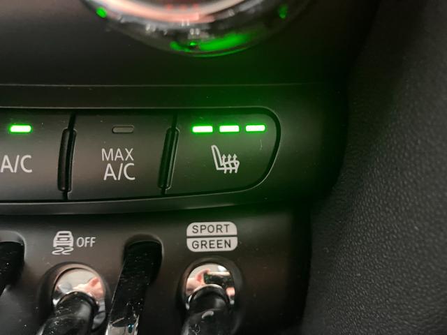 ＭＩＮＩ クーパーＳ　エッセンシャル・トリム　５ドア　認定中古車　ワンオーナー　アップルカープレイ（ワイヤレス充電付）　ヘッドアップディスプレイ　クロスレザーシート　シートヒーター　ブルートゥース接続　ＳＯＳコール　ＥＴＣ２．０　１７インチＡＷ（20枚目）