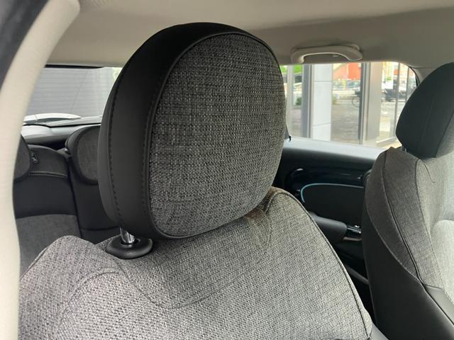 ＭＩＮＩ クーパーＳ　エッセンシャル・トリム　５ドア　認定中古車　ワンオーナー　アップルカープレイ（ワイヤレス充電付）　ヘッドアップディスプレイ　クロスレザーシート　シートヒーター　ブルートゥース接続　ＳＯＳコール　ＥＴＣ２．０　１７インチＡＷ（23枚目）
