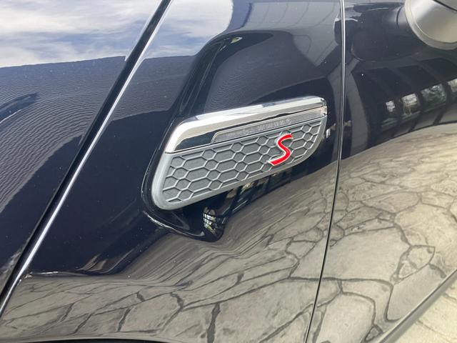 ＭＩＮＩ クーパーＳ　エッセンシャル・トリム　５ドア　認定中古車　ワンオーナー　アップルカープレイ（ワイヤレス充電付）　ヘッドアップディスプレイ　クロスレザーシート　シートヒーター　ブルートゥース接続　ＳＯＳコール　ＥＴＣ２．０　１７インチＡＷ（27枚目）