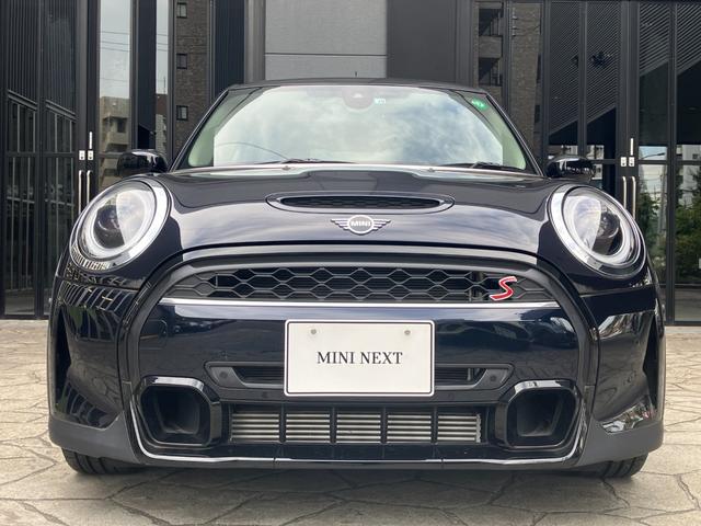 ＭＩＮＩ クーパーＳ　エッセンシャル・トリム　５ドア　認定中古車　ワンオーナー　アップルカープレイ（ワイヤレス充電付）　ヘッドアップディスプレイ　クロスレザーシート　シートヒーター　ブルートゥース接続　ＳＯＳコール　ＥＴＣ２．０　１７インチＡＷ（29枚目）