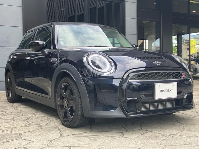 ＭＩＮＩ クーパーＳ　エッセンシャル・トリム　５ドア　認定中古車　ワンオーナー　アップルカープレイ（ワイヤレス充電付）　ヘッドアップディスプレイ　クロスレザーシート　シートヒーター　ブルートゥース接続　ＳＯＳコール　ＥＴＣ２．０　１７インチＡＷ（30枚目）
