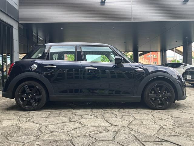 ＭＩＮＩ クーパーＳ　エッセンシャル・トリム　５ドア　認定中古車　ワンオーナー　アップルカープレイ（ワイヤレス充電付）　ヘッドアップディスプレイ　クロスレザーシート　シートヒーター　ブルートゥース接続　ＳＯＳコール　ＥＴＣ２．０　１７インチＡＷ（31枚目）