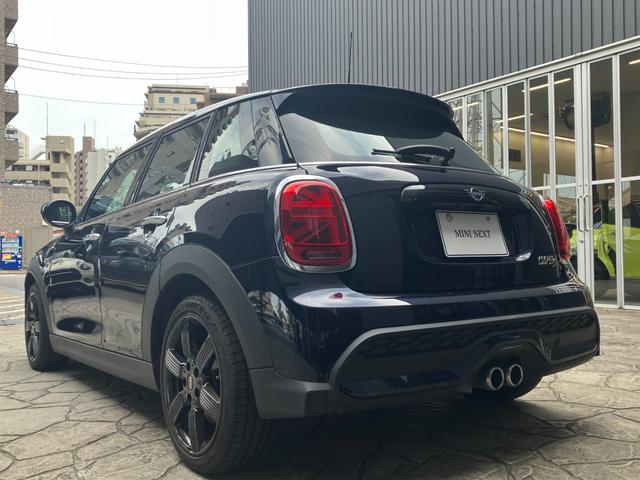 ＭＩＮＩ クーパーＳ　エッセンシャル・トリム　５ドア　認定中古車　ワンオーナー　アップルカープレイ（ワイヤレス充電付）　ヘッドアップディスプレイ　クロスレザーシート　シートヒーター　ブルートゥース接続　ＳＯＳコール　ＥＴＣ２．０　１７インチＡＷ（34枚目）
