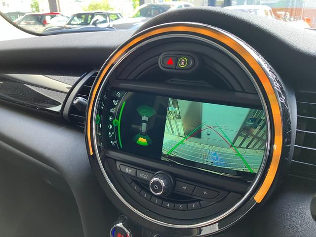 MINI クーパー バーガンディー エディション 5ドア 認定中古車 ワンオーナー タッチ式HDDナビ LEDヘッドライト バックカメラ ミュージックサーバー機能 ブルートゥース接続 ACC SOSコール 限定車専用ディスプレイリング 16インチAW(8枚目)