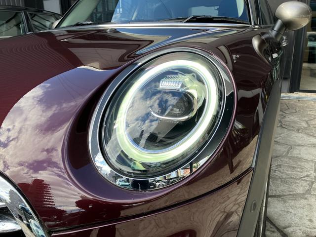 MINI クーパー バーガンディー エディション 5ドア 認定中古車 ワンオーナー タッチ式HDDナビ LEDヘッドライト バックカメラ ミュージックサーバー機能 ブルートゥース接続 ACC SOSコール 限定車専用ディスプレイリング 16インチAW(20枚目)