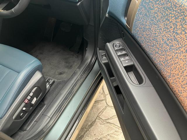 ＭＩＮＩ カントリーマンＳオール４　フェイバリット・トリム　認定中古車　パノラマサンルーフ　フェイバードトリム　Ｍパッケージ（ハーマンカードンオーディオ・電動アクティブシート・シートヒーター）　純正タッチ式ナビ　全方位カメラ　ＳＯＳコール　２０インチＡＷ（24枚目）