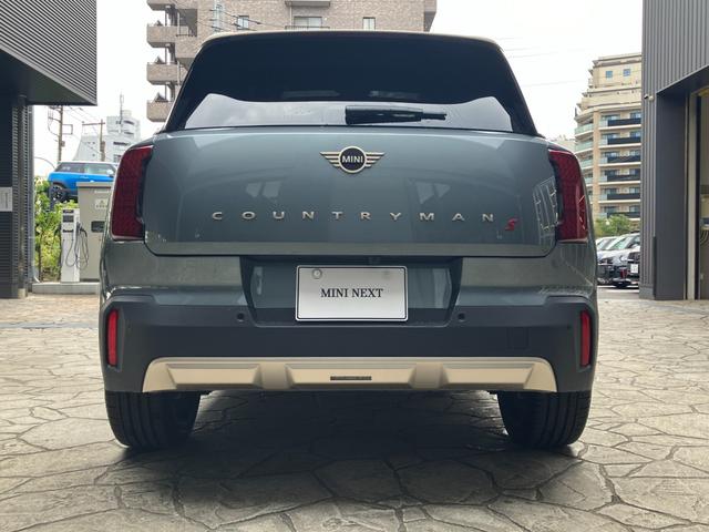 ＭＩＮＩ カントリーマンＳオール４　フェイバリット・トリム　認定中古車　パノラマサンルーフ　フェイバードトリム　Ｍパッケージ（ハーマンカードンオーディオ・電動アクティブシート・シートヒーター）　純正タッチ式ナビ　全方位カメラ　ＳＯＳコール　２０インチＡＷ（46枚目）