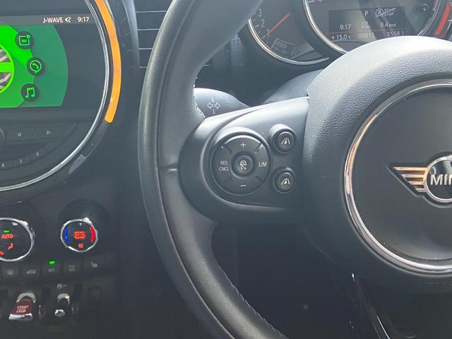 MINI クーパー 3ドア 認定中古車 ワンオーナー タッチ式HDDナビ LEDヘッドライト バックカメラ シートヒーター ミュージックサーバー機能 ブルートゥース接続 ACC SOSコール 16インチAW(4枚目)