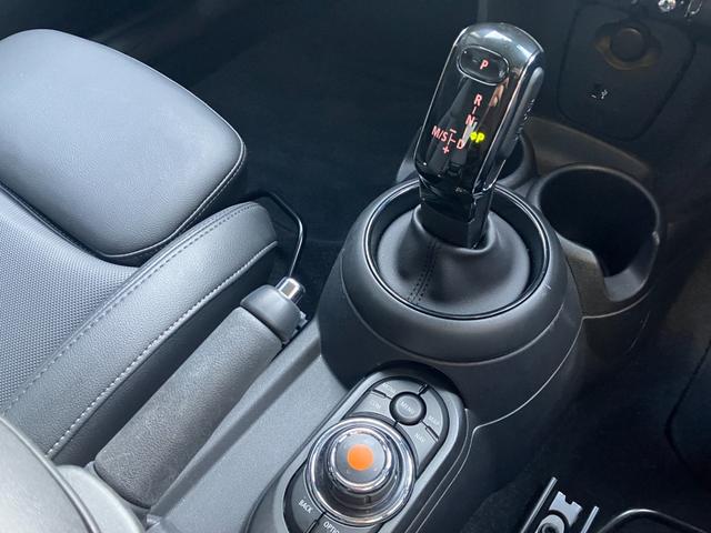 MINI クーパー 3ドア 認定中古車 ワンオーナー タッチ式HDDナビ LEDヘッドライト バックカメラ シートヒーター ミュージックサーバー機能 ブルートゥース接続 ACC SOSコール 16インチAW(14枚目)