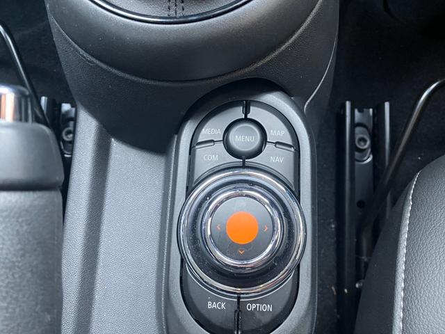 MINI クーパー 3ドア 認定中古車 ワンオーナー タッチ式HDDナビ LEDヘッドライト バックカメラ シートヒーター ミュージックサーバー機能 ブルートゥース接続 ACC SOSコール 16インチAW(15枚目)