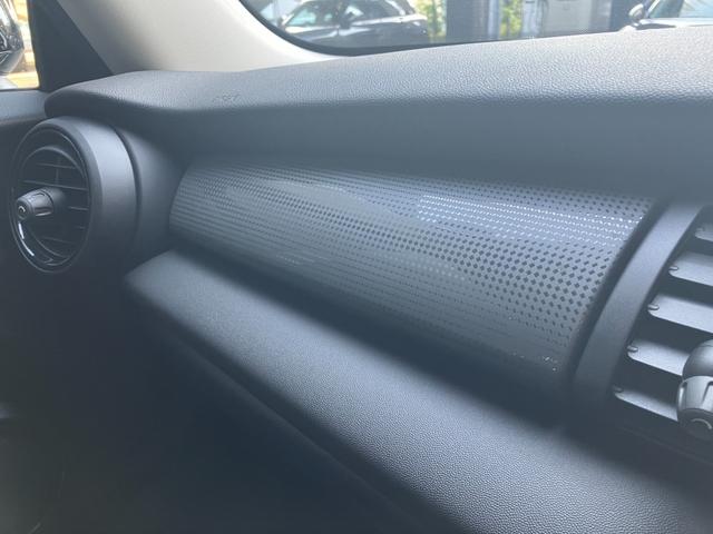 MINI クーパー 3ドア 認定中古車 ワンオーナー タッチ式HDDナビ LEDヘッドライト バックカメラ シートヒーター ミュージックサーバー機能 ブルートゥース接続 ACC SOSコール 16インチAW(19枚目)