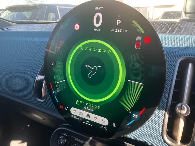 ＭＩＮＩ カントリーマンＳＥオール４　フェイバリット・トリム　認定中古車　当社元デモカー　パノラマサンルーフ　フェイバードトリム　Ｍパッケージ（電動シート・ハーマンカードンオーディオ・リアダークガラス）　全方位カメラ　タッチ式純正ナビ　ＡＣＣ　ＳＯＳ　１９ＡＷ（16枚目）