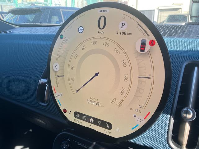 ＭＩＮＩ カントリーマンＳＥオール４　フェイバリット・トリム　認定中古車　当社元デモカー　パノラマサンルーフ　フェイバードトリム　Ｍパッケージ（電動シート・ハーマンカードンオーディオ・リアダークガラス）　全方位カメラ　タッチ式純正ナビ　ＡＣＣ　ＳＯＳ　１９ＡＷ（19枚目）