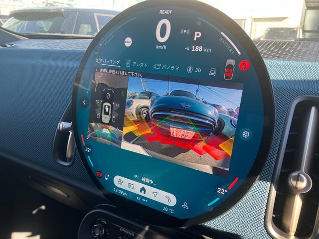 ＭＩＮＩ カントリーマンＳＥオール４　フェイバリット・トリム　認定中古車　当社元デモカー　パノラマサンルーフ　フェイバードトリム　Ｍパッケージ（電動シート・ハーマンカードンオーディオ・リアダークガラス）　全方位カメラ　タッチ式純正ナビ　ＡＣＣ　ＳＯＳ　１９ＡＷ（25枚目）