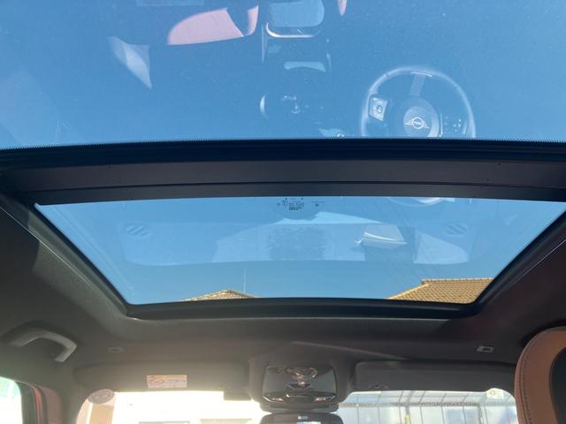 ＭＩＮＩ カントリーマンＳＥオール４　フェイバリット・トリム　認定中古車　当社元デモカー　パノラマサンルーフ　フェイバードトリム　Ｍパッケージ（電動シート・ハーマンカードンオーディオ・リアダークガラス）　全方位カメラ　タッチ式純正ナビ　ＡＣＣ　ＳＯＳ　１９ＡＷ（28枚目）